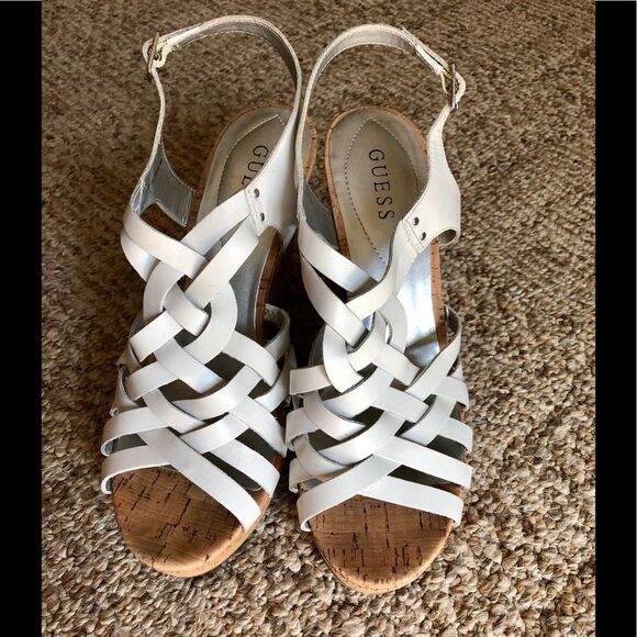 Beautiful heeled sandals by Guess in 10 m - Picture 1 of 4